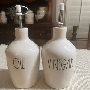 Rae Dunn Oil and Vinegar